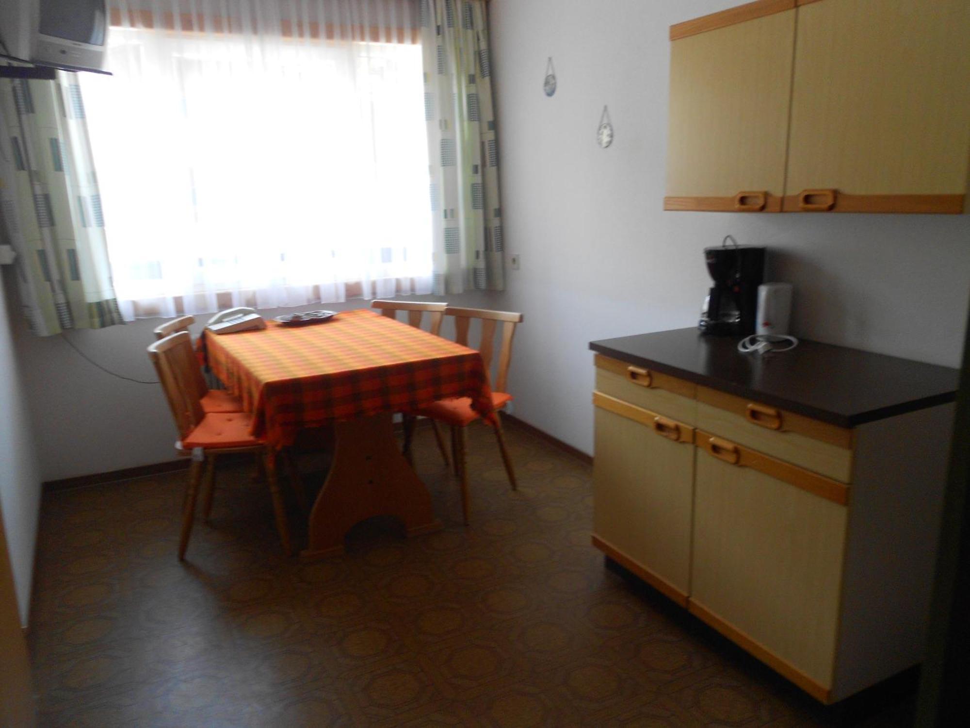 Appartementhaus Sabine Obertilliach Rum bild